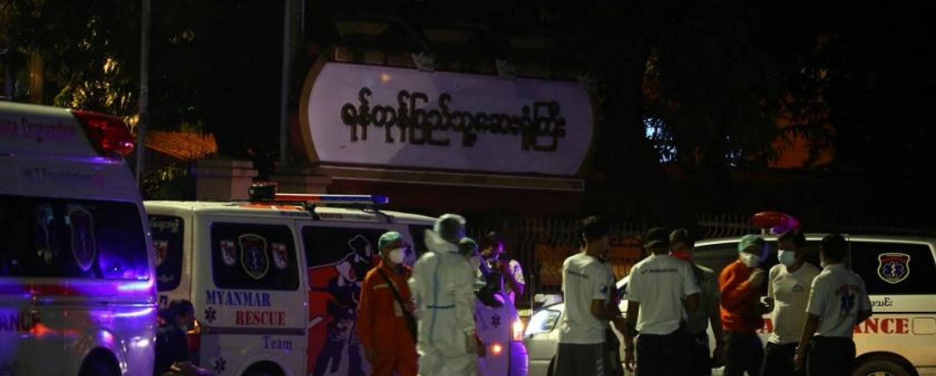 Ambulances were seen in front of Yangon General Hospital at night of October 1st (Photo-Aung Myo Thant)