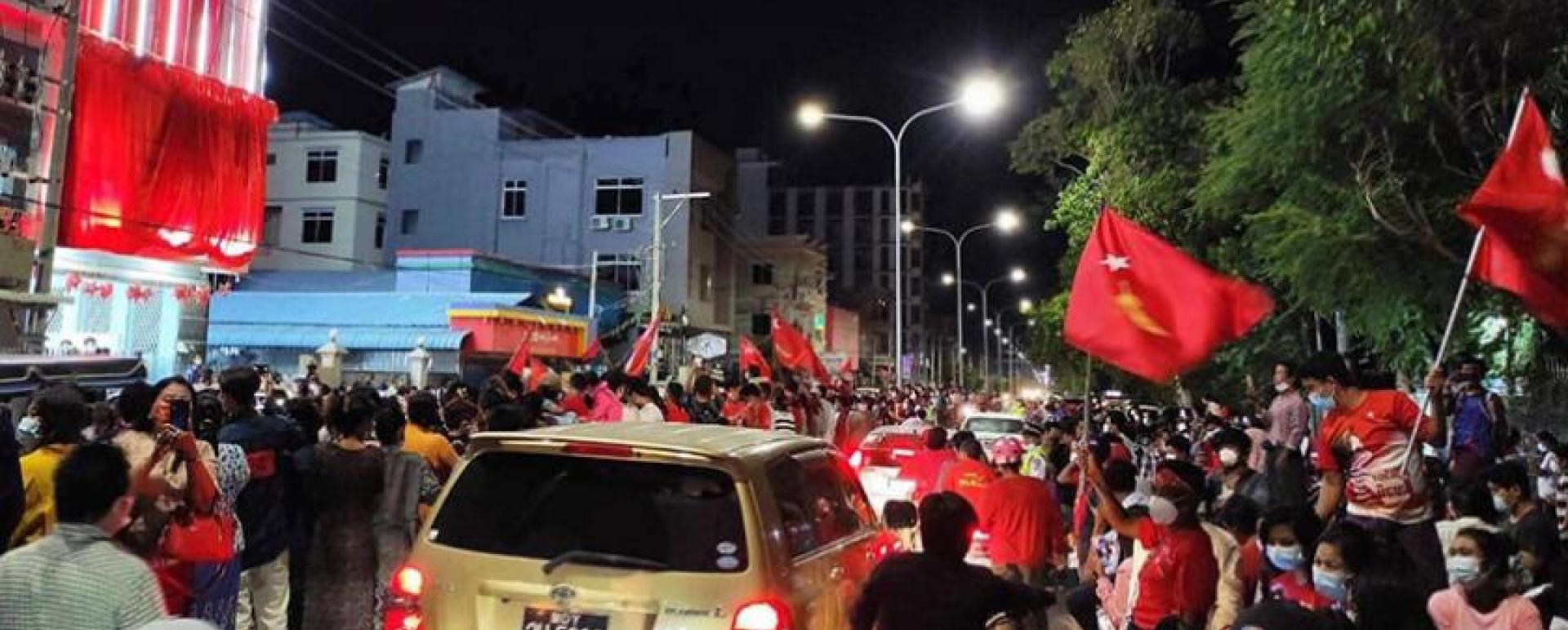 NLD supporters celebrated a victory in fornt of NLD Headquarter in Mandalay Region yesterday night.