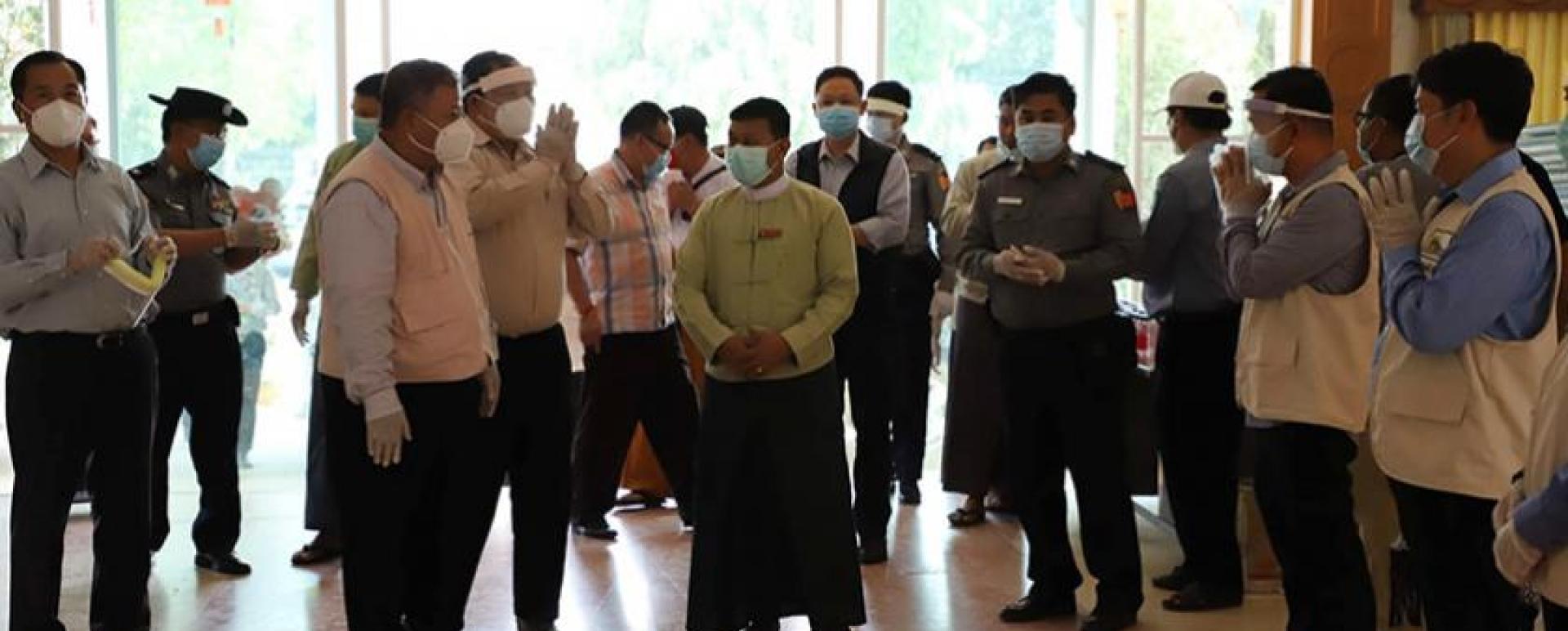 Shan State Chief Minister Dr Aung Lin Htut and its counterpart arrived in Chinese Communal Temple in Tachileik