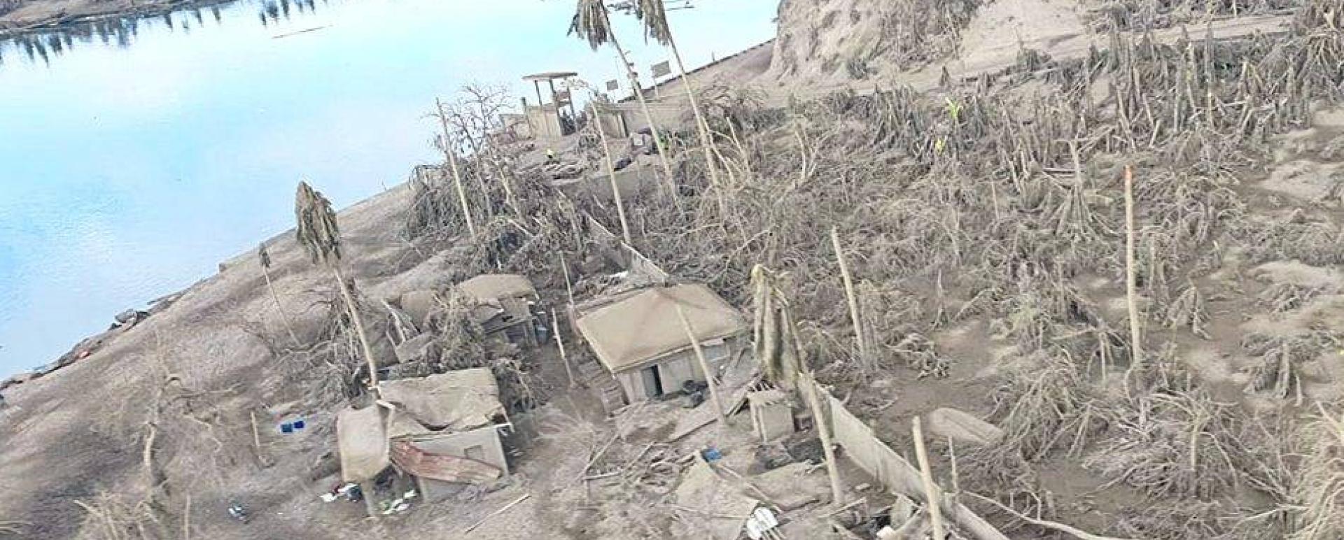 Danger alert: An area surrounding Taal volcano covered in volcanic ash. — Photos: Team Ceritalah